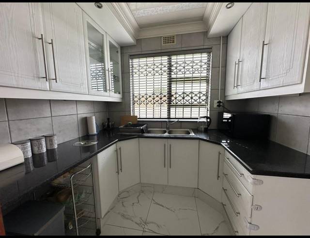 3 BEDROOM HOUSE FOR SALE IN SOUTH HILLS